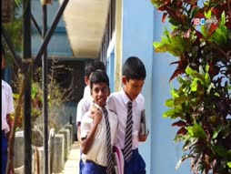 Pattam Poochi Kaalam