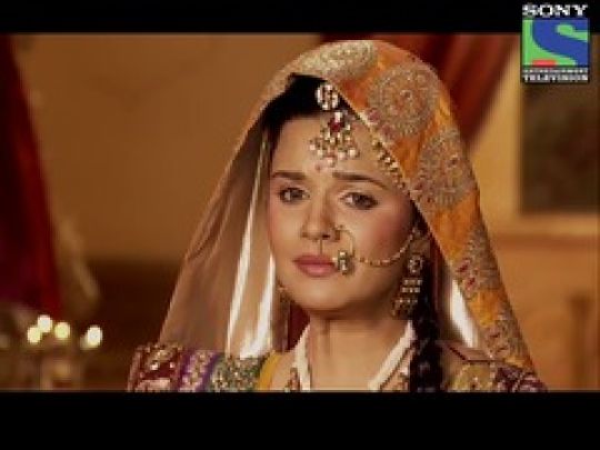 Pratap shows his sword skills to Raj Rana