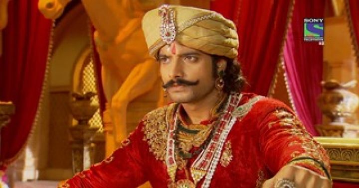 Chundawat Asks Royal Family To Leave Chittor