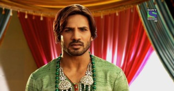 Akbar Sends Hussain Ali To Attack The Royal Family