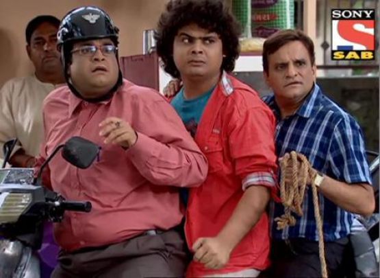 Gaumukh gets caught by Traffic Police