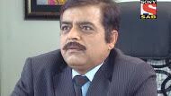 Principal Sir Ke Paise