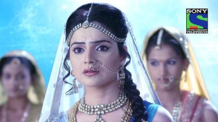 Hanuman protects Chandra Dev