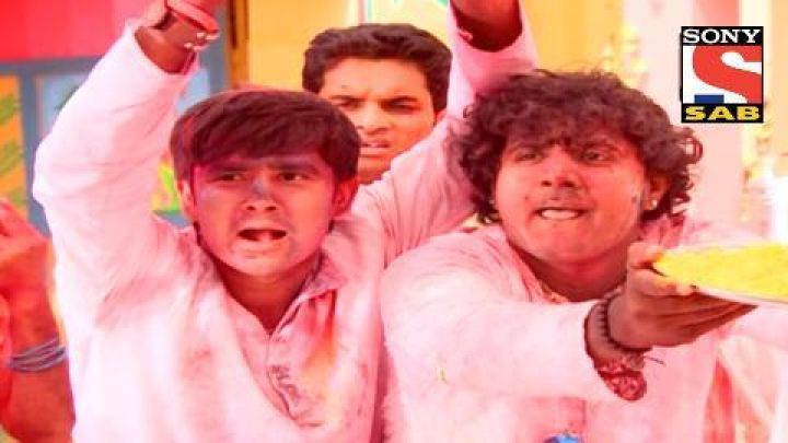 Crazy Holi in Chidiya Ghar