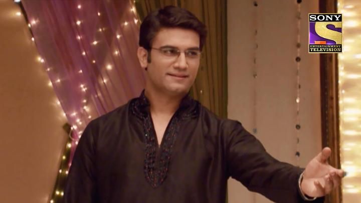 Dr. Ashutosh Dances For Nidhi