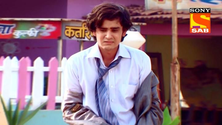 Chukkundi Tries To Impress Lily