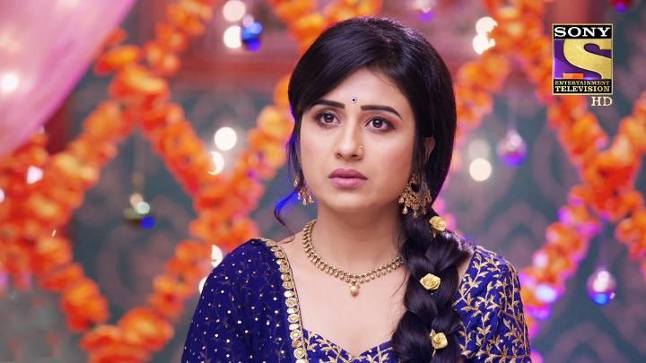 Khatri Creates A Scene