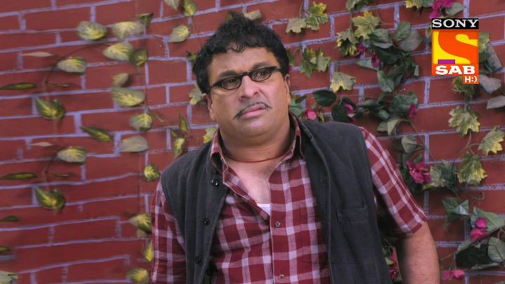 Murari Meets Sanjana And Pancham