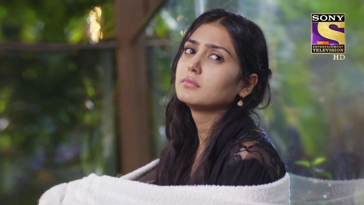 Niya Makes A New Friend