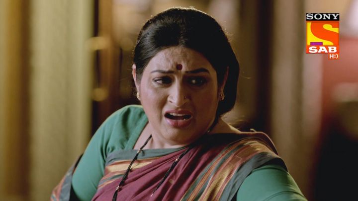 Anna Searches For A Thief