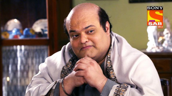 Vinod Makes Karu Uncomfortable