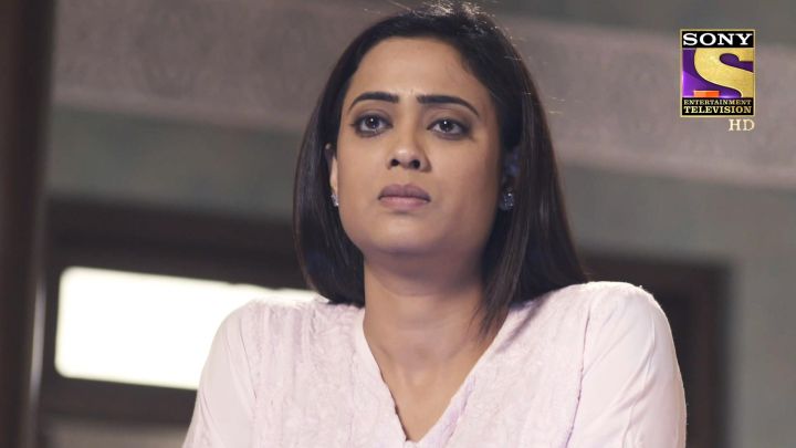 Guneet Struggles, While Amber Wonders