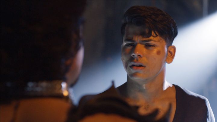 Aladdin's Entangled Past And Present