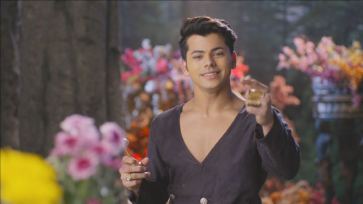 Aladdin Controls Yasmine's Senses?