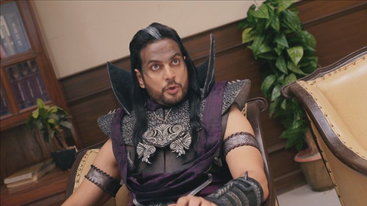 Bambaal Gets Suspicious