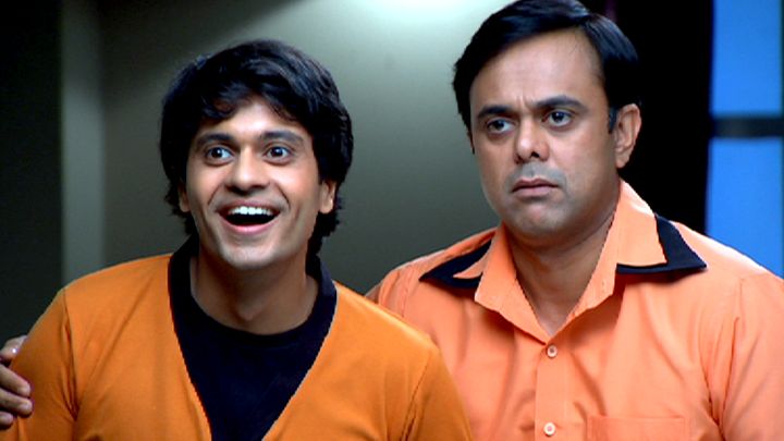 Aliens Are Unpacking Their Stuff