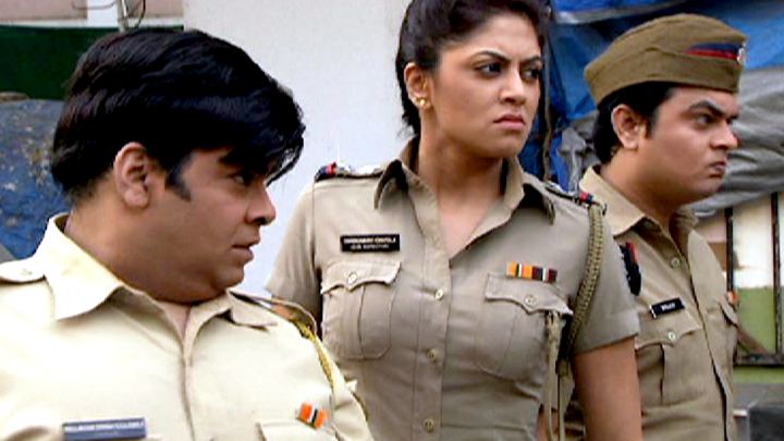 Chautala Fights With Munni Ustad's Gang