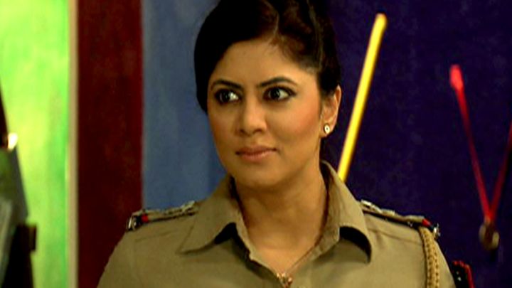 Inspector Gora Becomes Kala