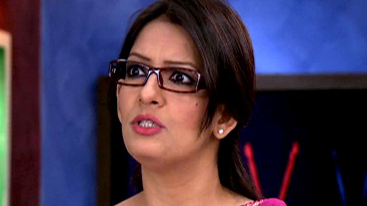 Gopi Is Kicked Out Of His House