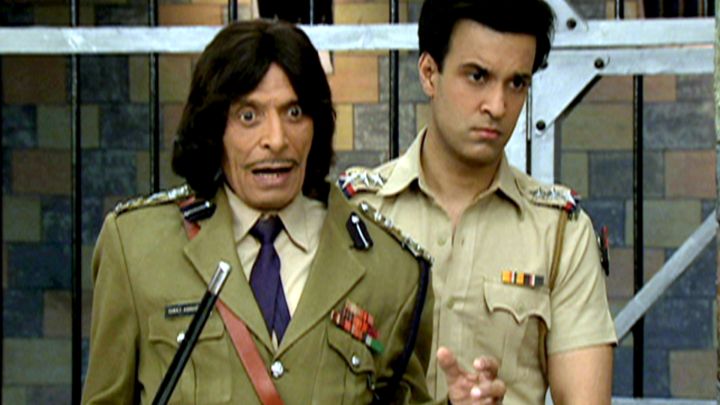 Inspector Chautala And Bajrang Pandey Catch The Thieves