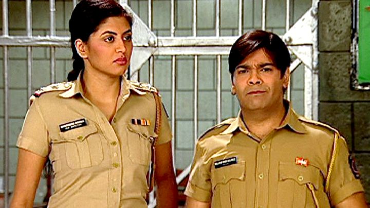 Cake Is Thrown On Gopi's Face