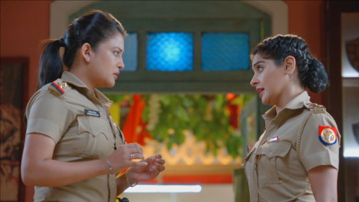 Haseena-Karishma, Tussle Of Thought And Tact