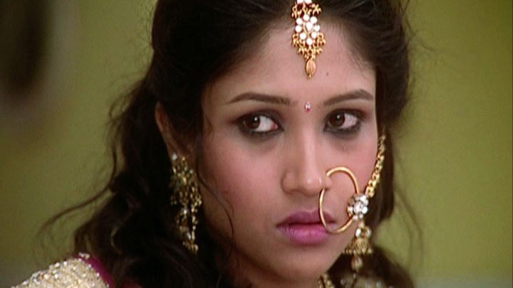 Ved Takes Nitika To Chaturvedi House