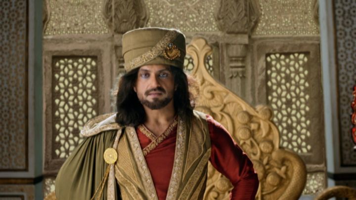 Zafar Imprisons Yasmine