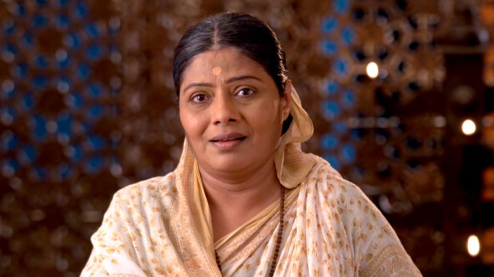 Sagli Sankat Ekkatra Yet Aahe