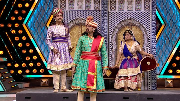 Cinema Gruhat Atrangi Family