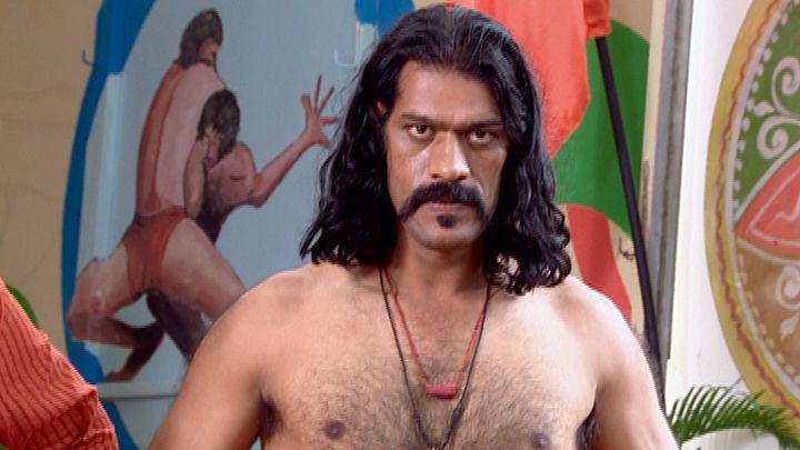 Pinku And Kapi Wrestle