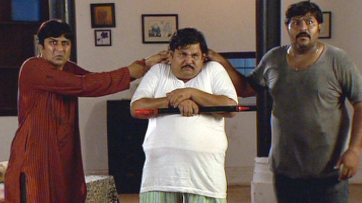 Thieves Try To Catch Gadhaprasad