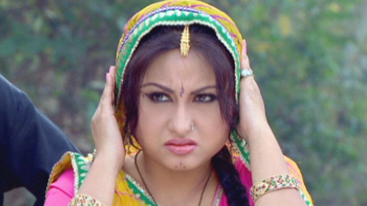 Nagin Is Surrounded By Goons