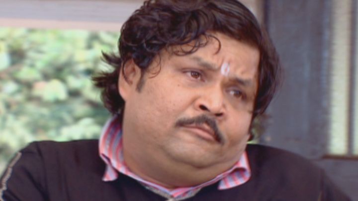 Gadhaprasad Returns With The Commissioner