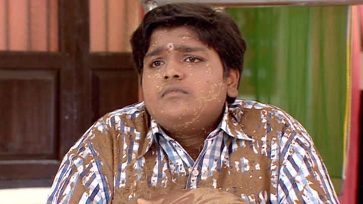Mendhakprasad Is Covered In Mud