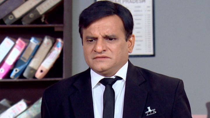 Ghotak Confides In The Family