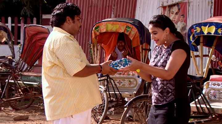 Gadhaprasad's Gifts For Hirni