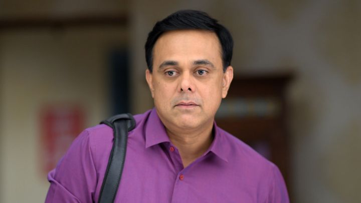 Kaun Hai Yeh Mystery Man?