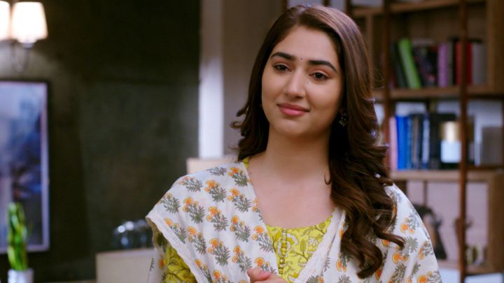 Priya Returns To Mumbai