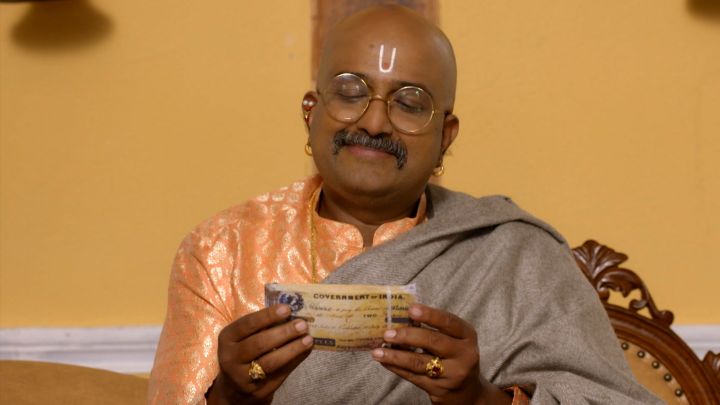 Ashram Ke Liye Paise