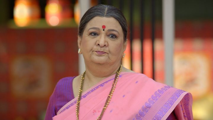 Radhika Wants The Saree Back