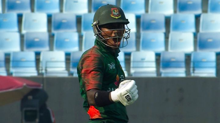 Hakim Smashes Explosive 61 Against Pakistan