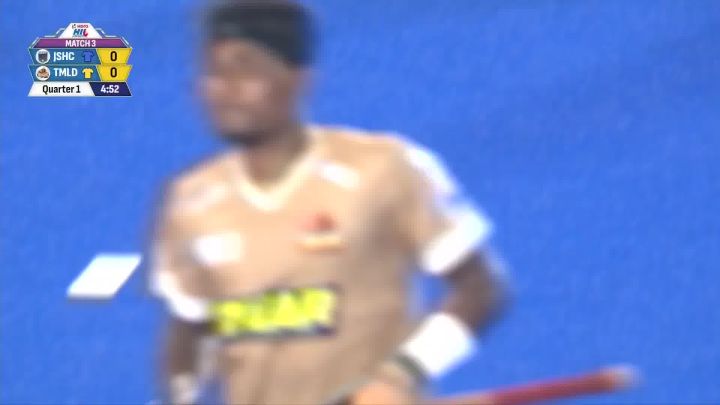 Chance! Karthi's Effort Goes Just Wide Of The Post