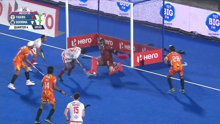 Save! Carr Responds Effectively To Stop Soorma's Attack