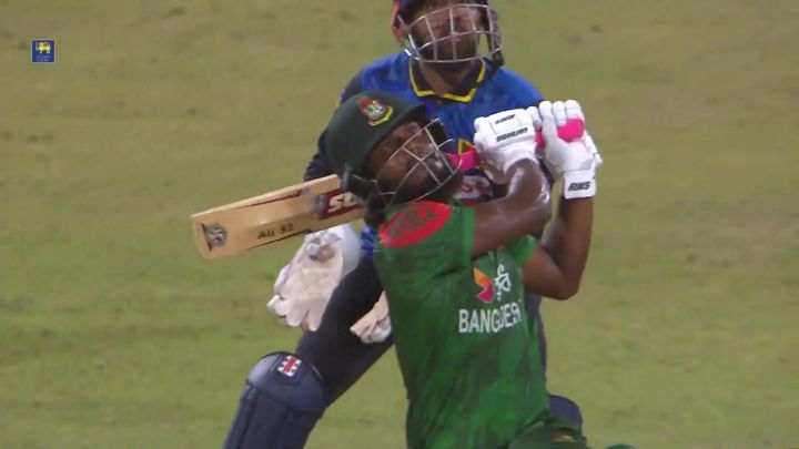 Six! Jaker Flexes His Muscles With A Mighty Hit