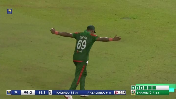 Wicket! Asalanka Gifts It Away Trying To Force The Pace, Hossain Strikes