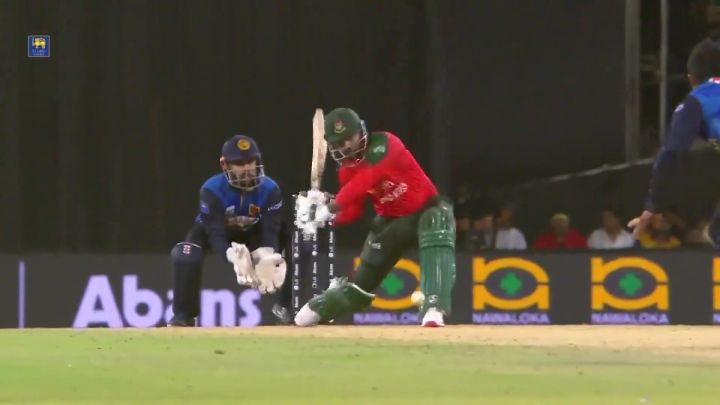 Six! Das Excellently Slog Sweeps It Over The Ropes