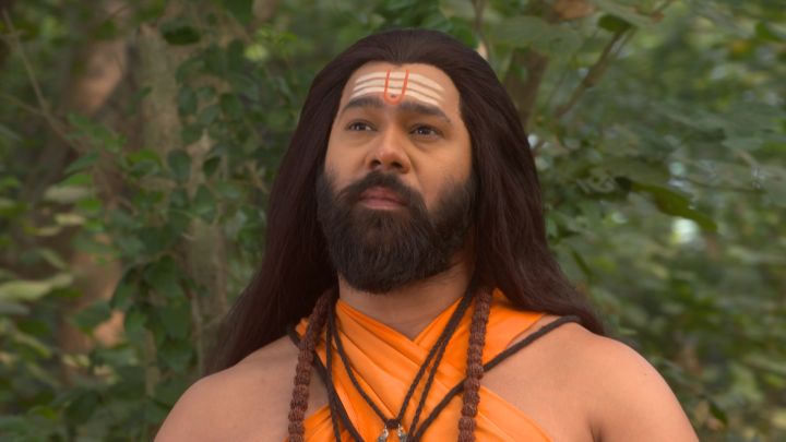 Atyant Mahatvachi Ghoshna