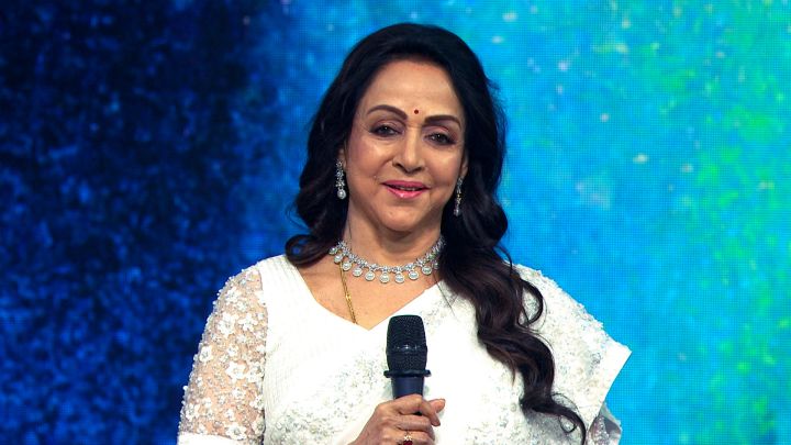 Holi With Hema Malini - Part 1
