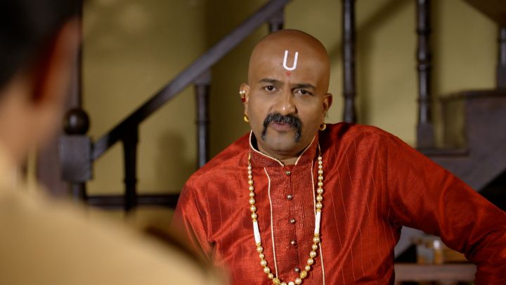 Vishnu Attempts To Whip Sai